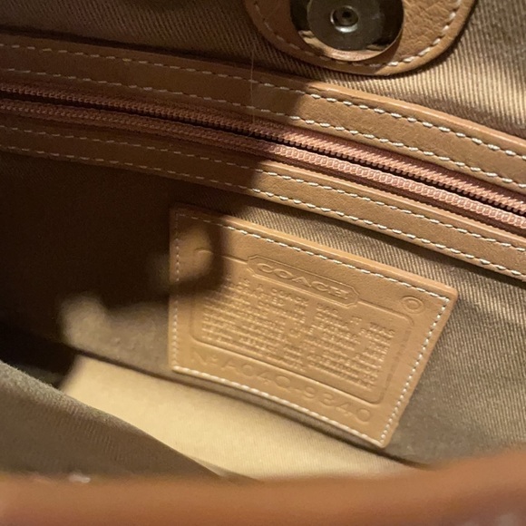 Coach Leather shoulder Bag - Picture 13 of 15